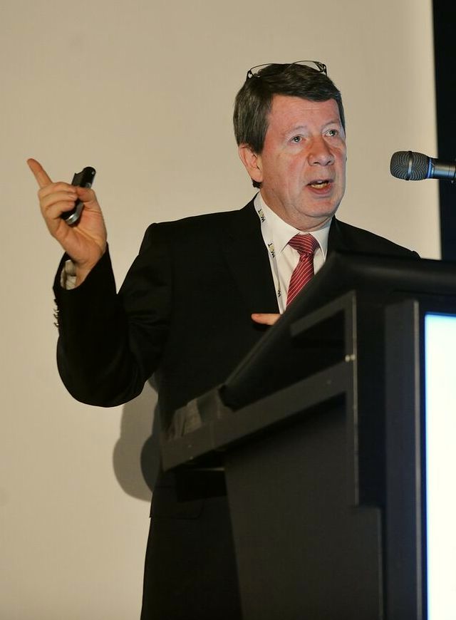David J. Kerr az MKOT kongresszuson